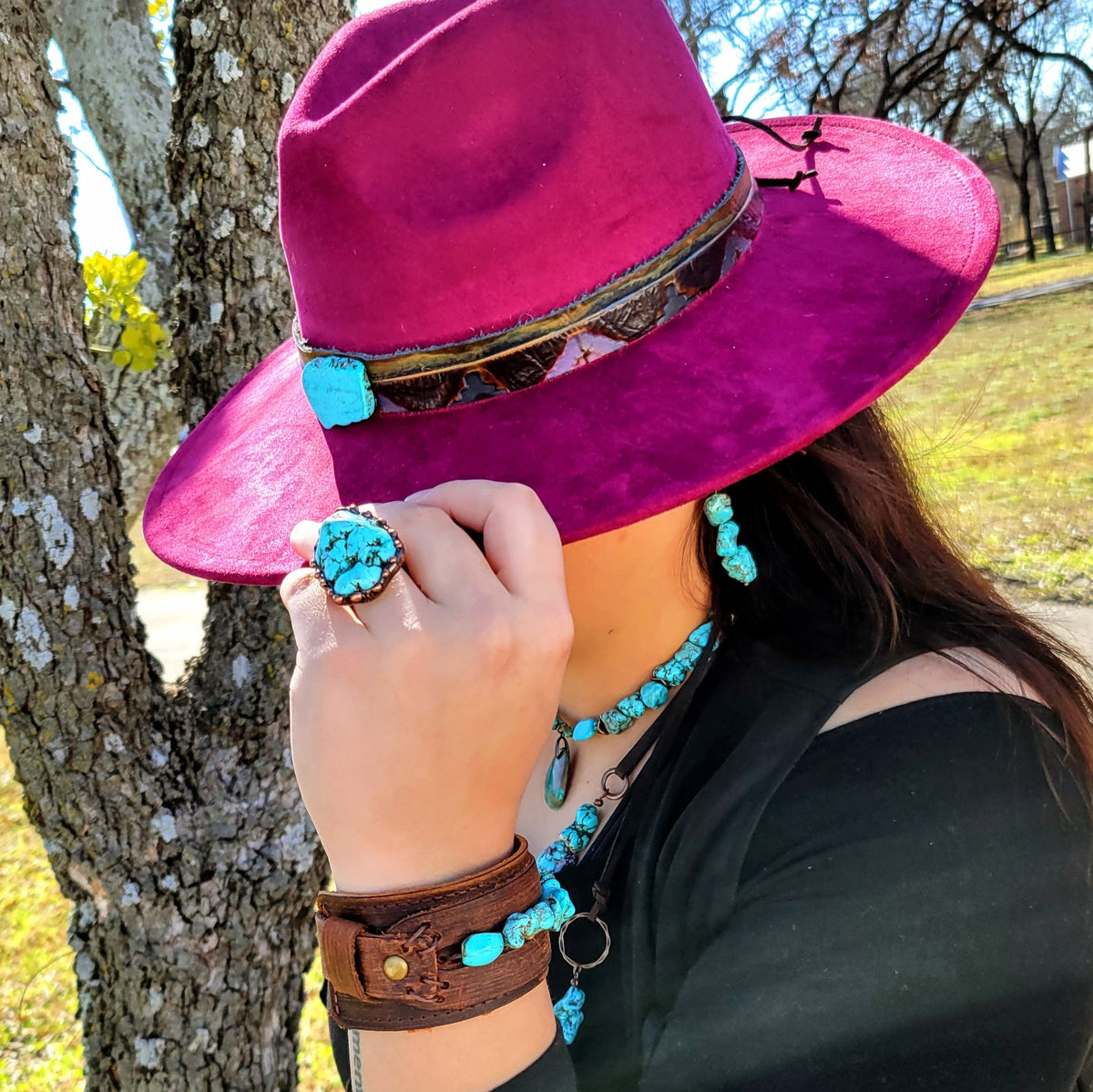 **Genuine Leather Wide Cuff Bracelet w/ Natural Turquoise Chunks 006p