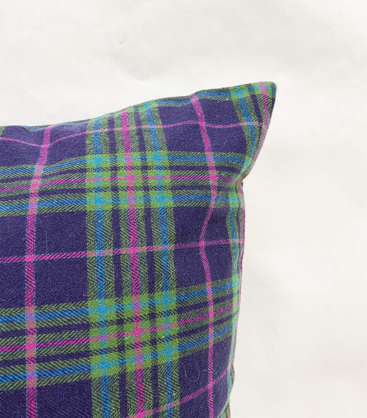 Fennco Styles Rustic Tartan Plaid Cotton Decorative Throw Pillow 18" W x 18" L - Plaid Accent Cushion for Christmas, Couch, Home, Farmhouse and Office Décor