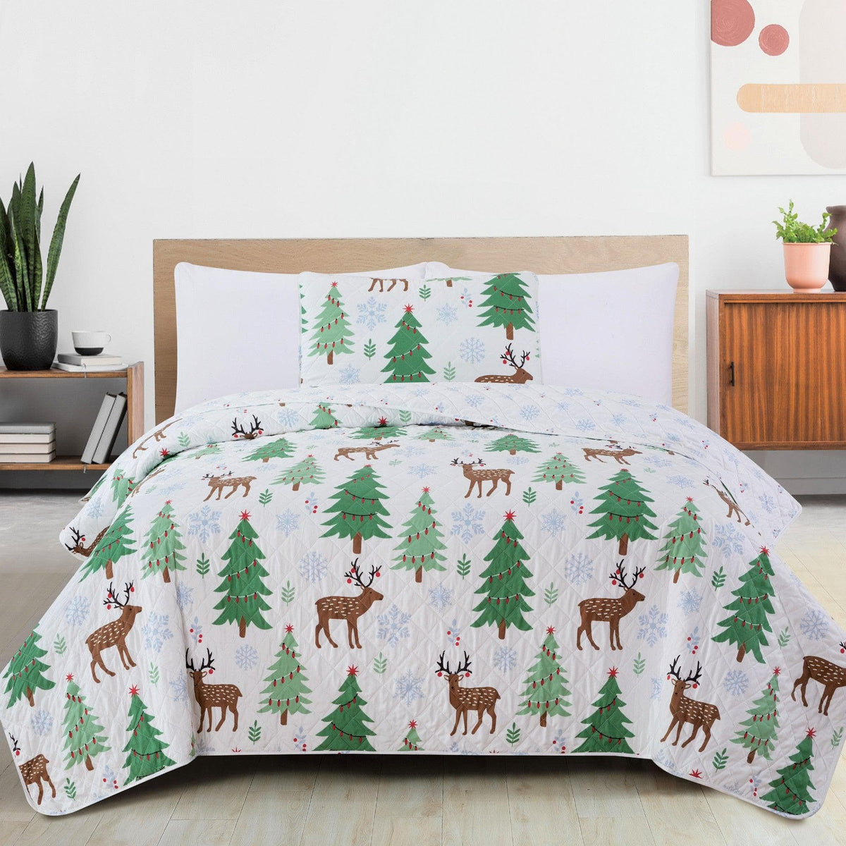 Holiday Quilt | Holly Collection | Christmas Tree and Deer Quilt