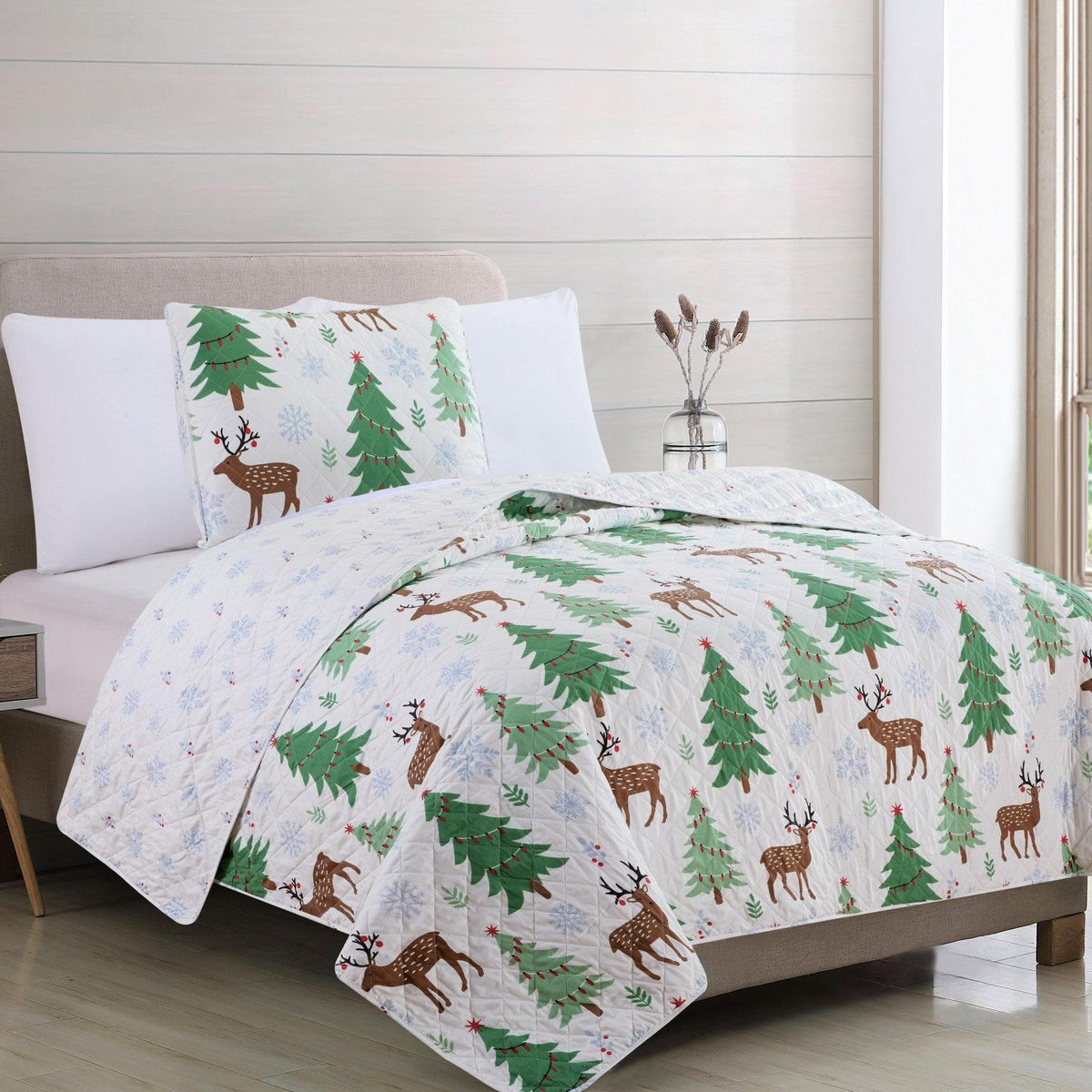 Holiday Quilt | Holly Collection | Christmas Tree and Deer Quilt