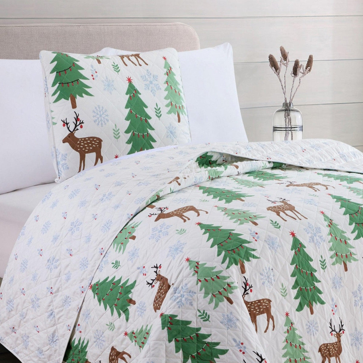 Holiday Quilt | Holly Collection | Christmas Tree and Deer Quilt