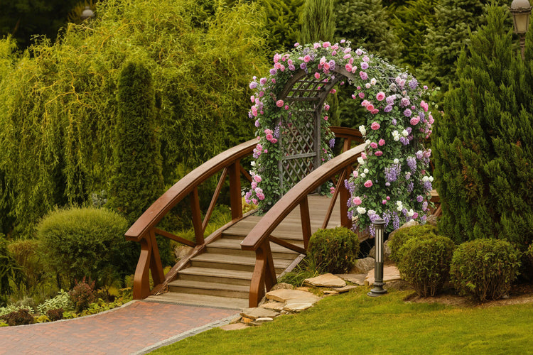 Garden Structures & Accents