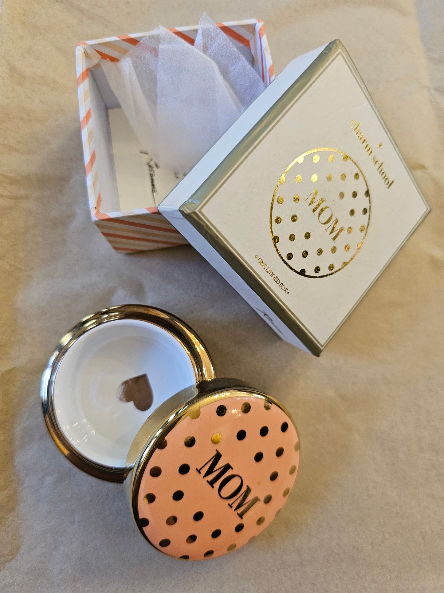 "Mom" Gift-Trinket Box Round