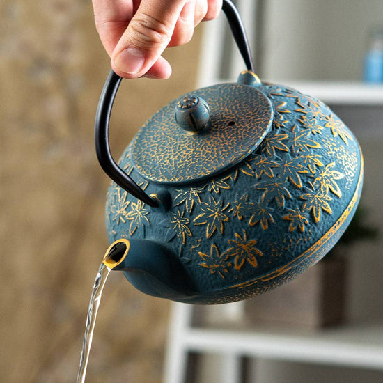 Turquoise Maple Leaves Momiji Design 40oz Cast Iron Tea Pot