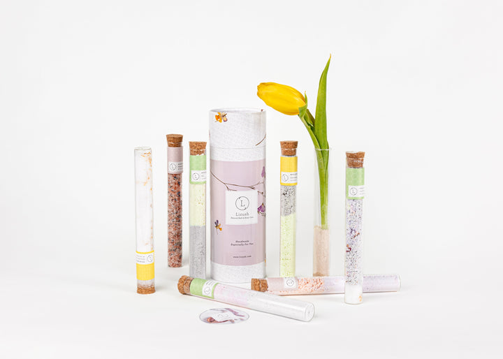 Natural Bath Gift Set – 7 Glass Tubes of Bath Salts, bath and body gift for birthdays, holidays and pampering