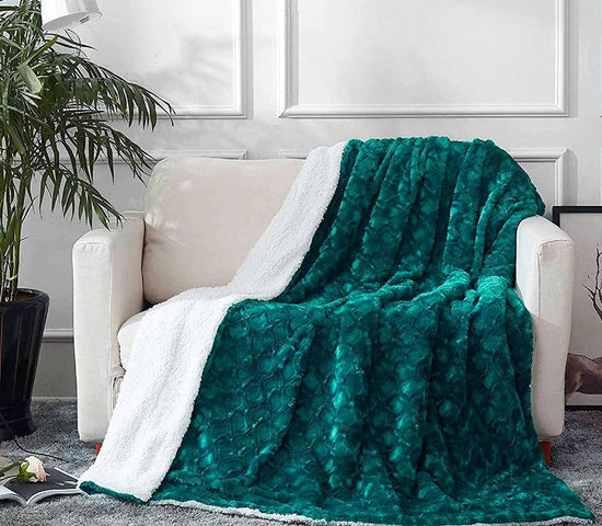 DaDa Bedding Emerald Green Blue Faux Fur Sherpa Throw Blanket