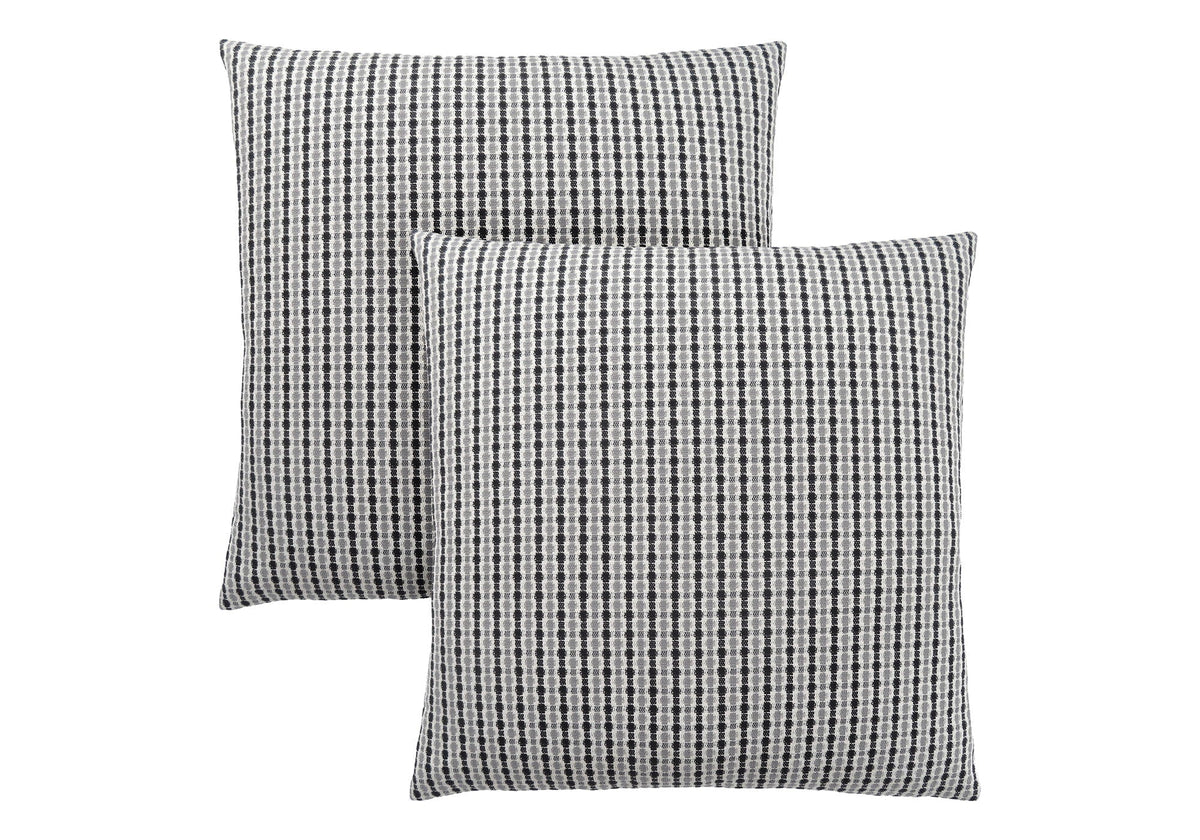 8th Street Square Decorative Throw Pillows with Insert