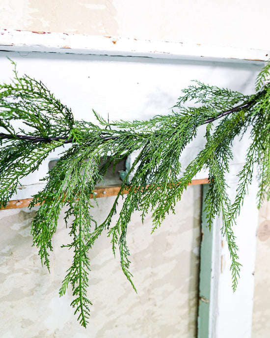6 ft. Cedar Garland