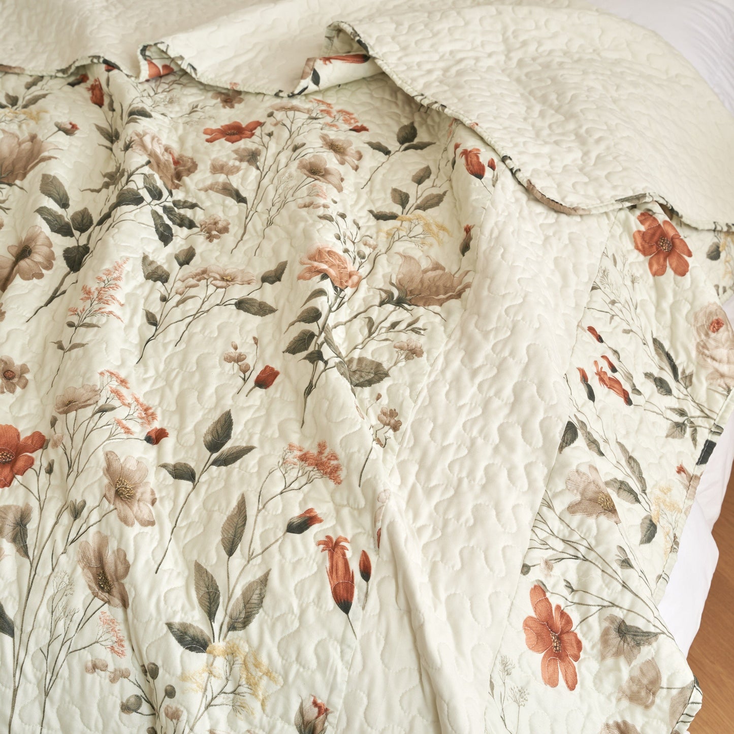 DaDalogy Enchanted Meadow Floral Quilt Set - Beige Rose Green