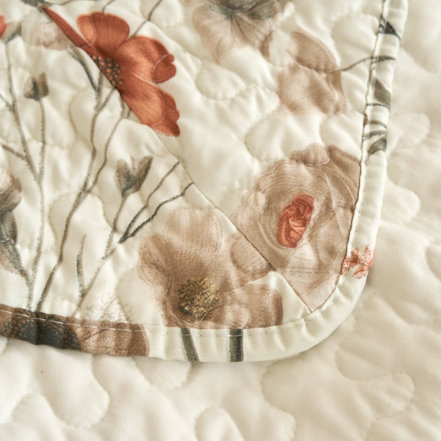 DaDalogy Enchanted Meadow Floral Quilt Set - Beige Rose Green