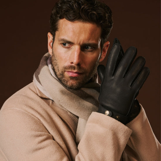 Emilio (black) – Luxurious deerskin gloves with cashmere lining and adjustable snap button