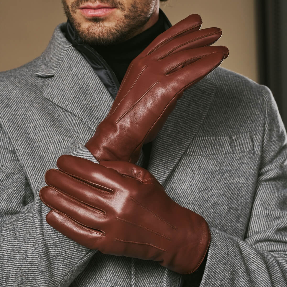 Ezra (brown) - Lambskin leather gloves with warm rabbit fur lining and touchscreen feature