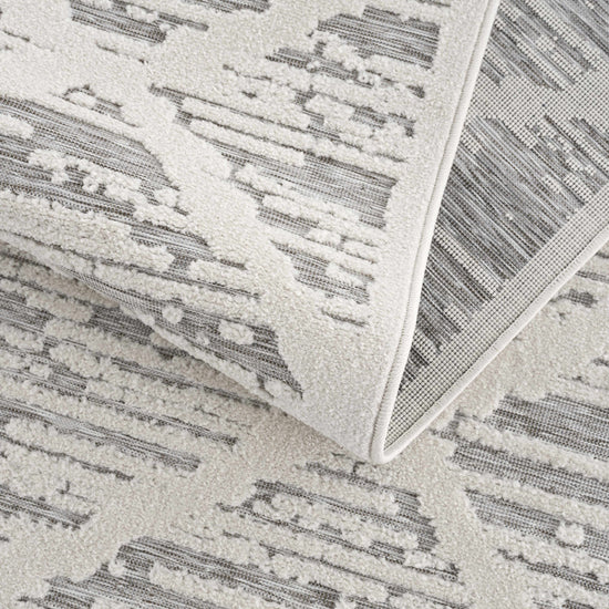 Gambang 3D Trellis Outdoor Area Rug - Clearance