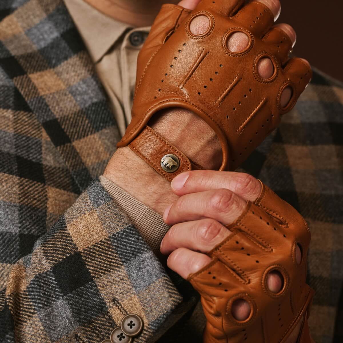 Giuseppe (cognac) - Italian lambskin fingerless leather driving gloves