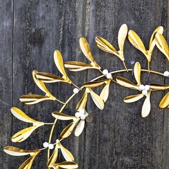 Metal Gold Mistletoe Wreath