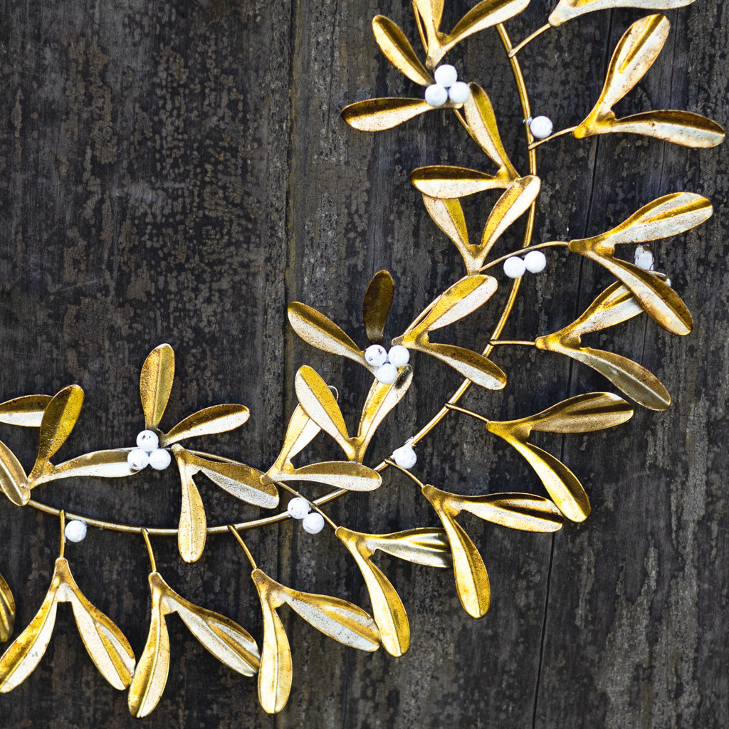 Metal Gold Mistletoe Wreath