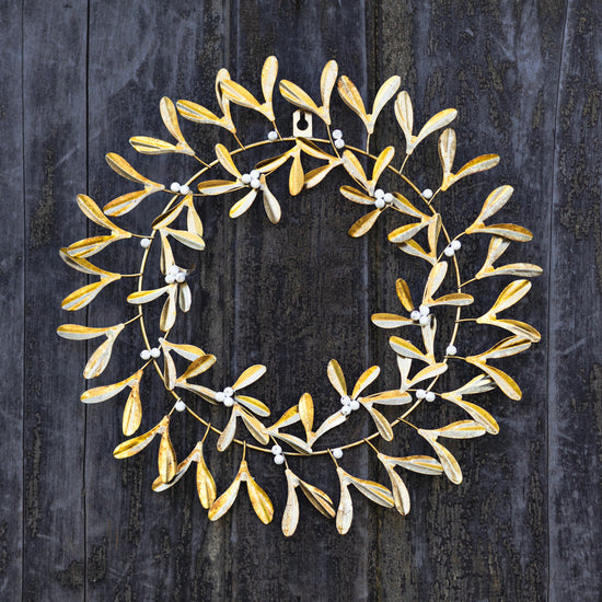 Metal Gold Mistletoe Wreath