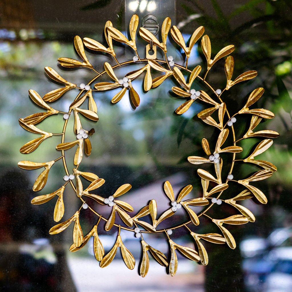 Metal Gold Mistletoe Wreath