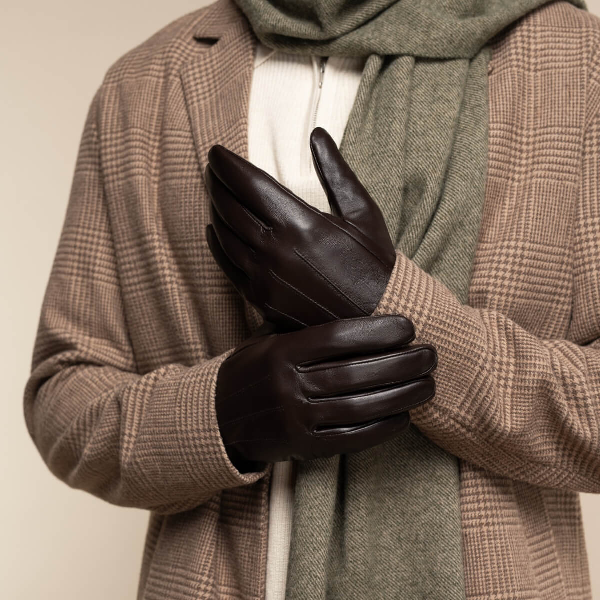 Julian (dark brown) - Classic sheepskin leather gloves with warm fleece lining and touchscreen feature