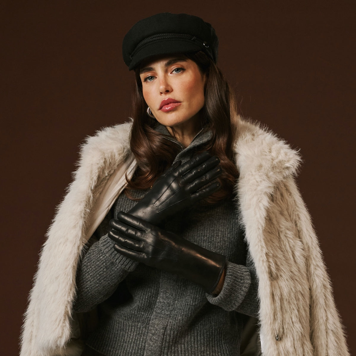 Luciana (black) - Extended women’s Italian lambskin leather gloves with rabbit fur lining