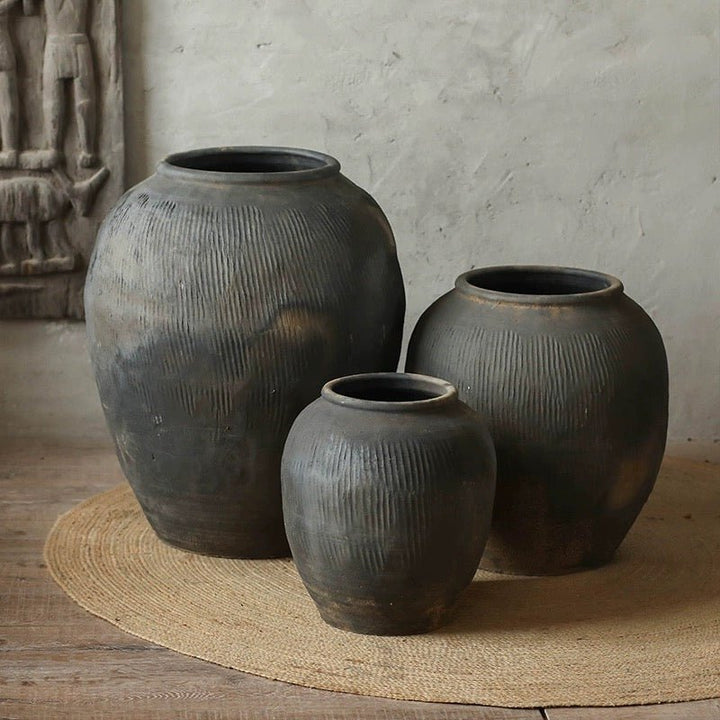 Round Earthenware Gray Pot