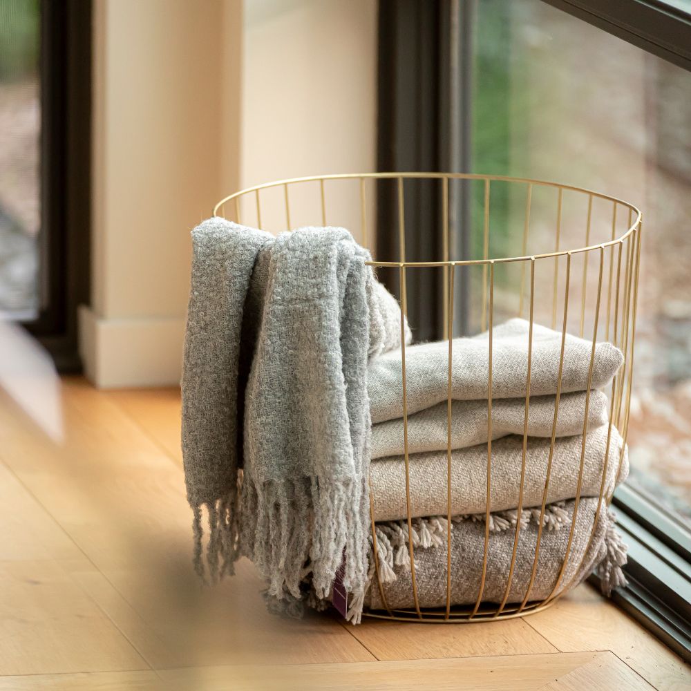 Handloomed Alpaca Bouclé Throw Blanket | Silver | Made in Peru