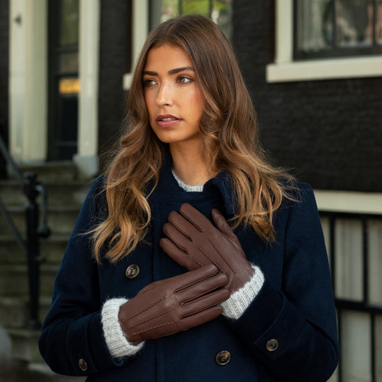 Raya (brown) – Deerskin leather gloves with warm wool lining