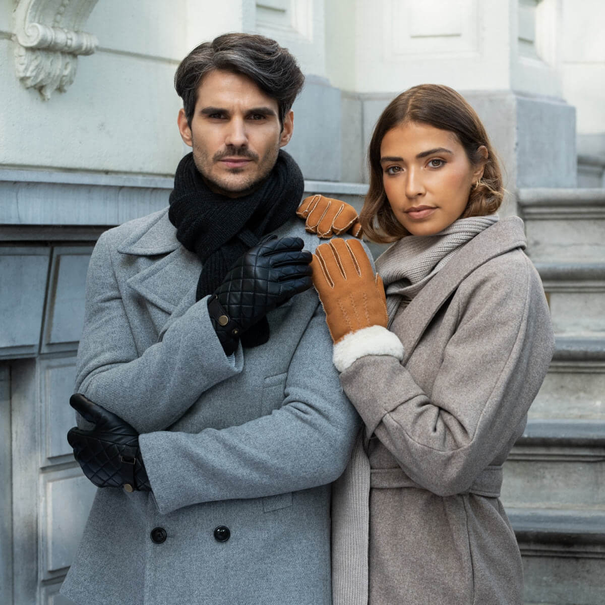 Sebastian (black) – Sheepskin leather gloves with snap closure & touchscreen feature