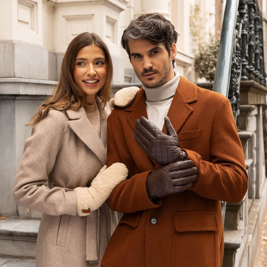Sebastian (brown) – Sheepskin leather gloves with snap closure & touchscreen feature