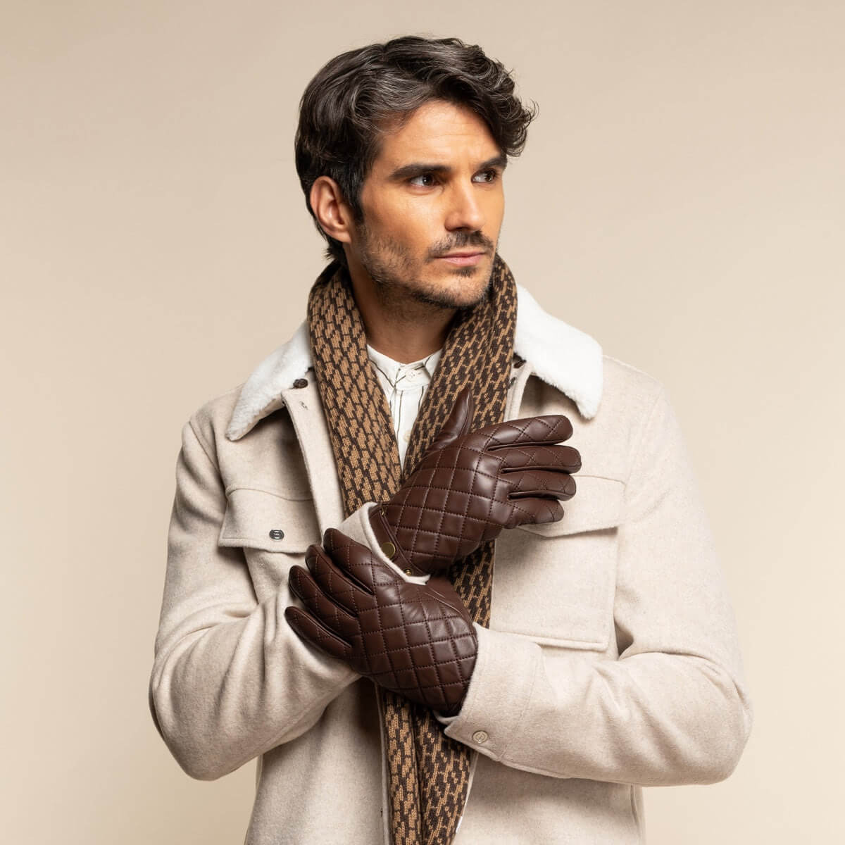 Sebastian (brown) – Sheepskin leather gloves with snap closure & touchscreen feature