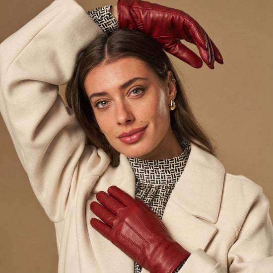 Stella (red) – Sheepskin leather gloves with ultra-warm fleece lining & touchscreen functionality