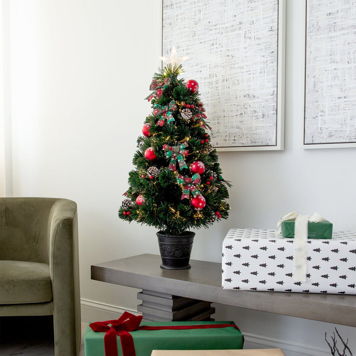 36" Pre-Lit Fiber Optic Cosmopolitan Star Topped Artificial Christmas Tree with Decorative Planter, holiday tree for festive indoor Christmas decorating