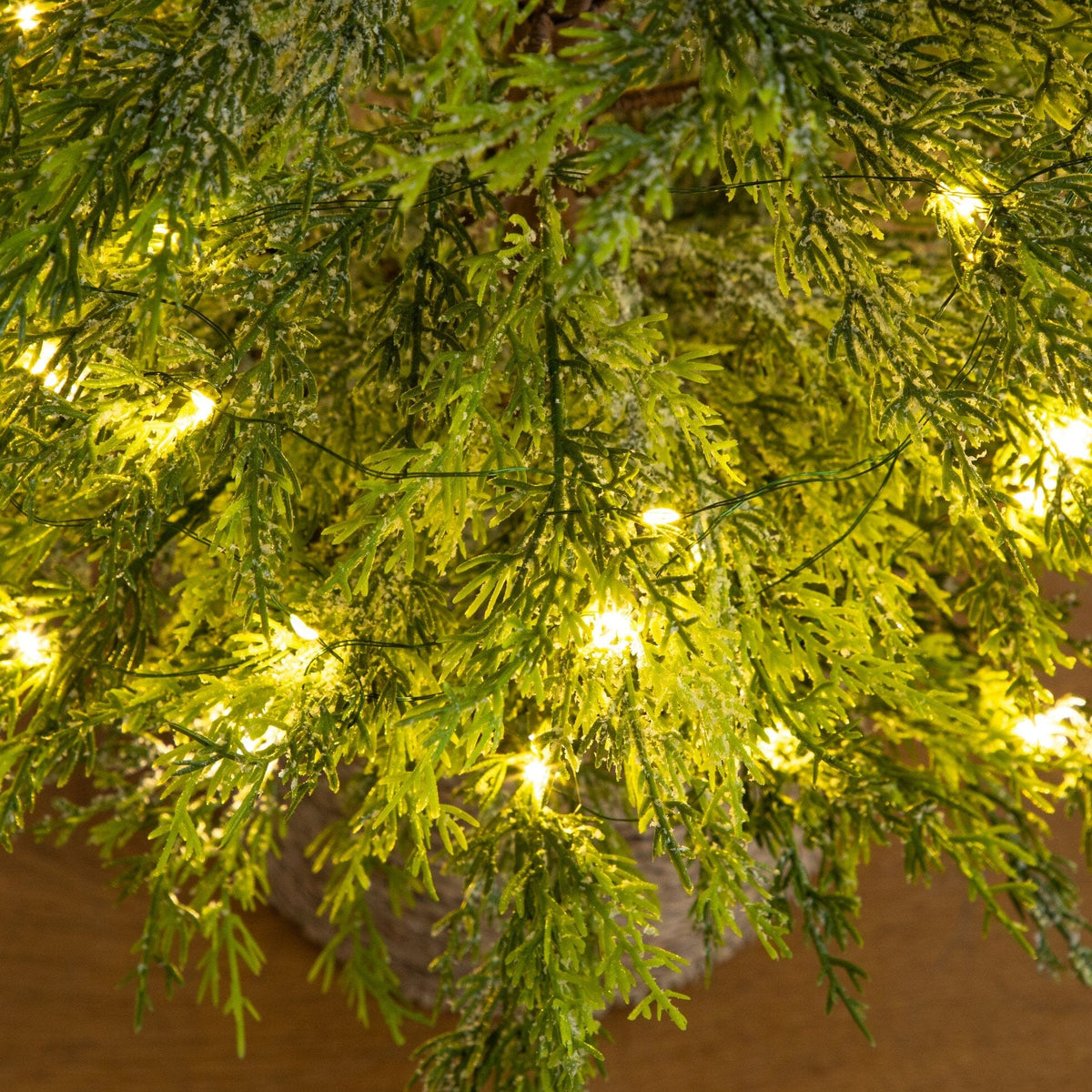 4' Pre-Lit Artificial Snowed Cypress Christmas Tree with 120 LED Lights in Hyacinth Basket, Christmas tree for living room, entryway or seasonal display