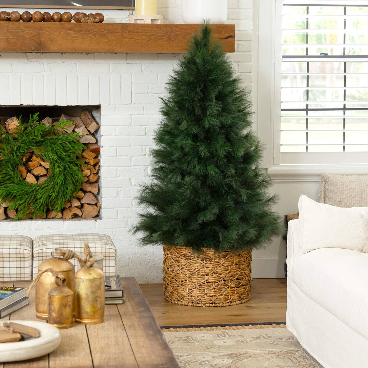 6' Artificial Green Pampas Grass Christmas Tree, holiday tree for festive indoor Christmas decorating