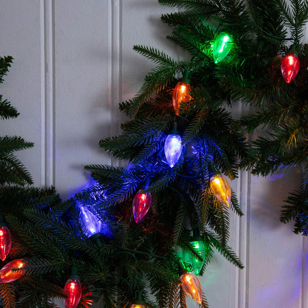 6' Pre-Lit Artificial Luxembourg Pine Christmas Garland with 35 Multicolored Traditional Bulb LED Lights, Christmas greenery for mantel, railing or entryway