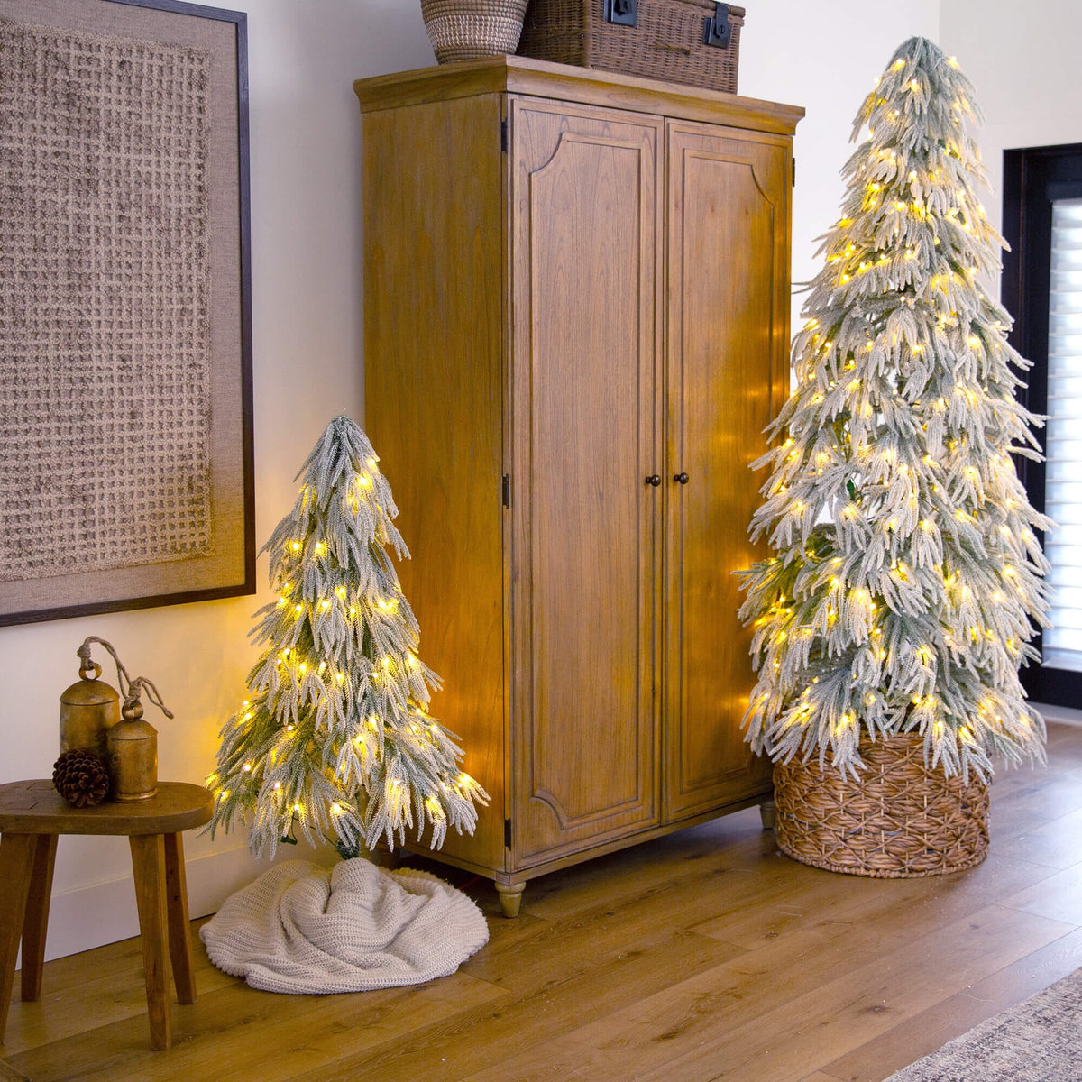 7' Flocked Down Swept Artificial Christmas Tree with 300 LED Lights, decorative Christmas tree for home and seasonal holiday display