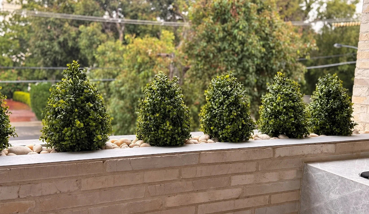 Boxwood Topiary Shrub with Ground Spike 22in – UV Resistant