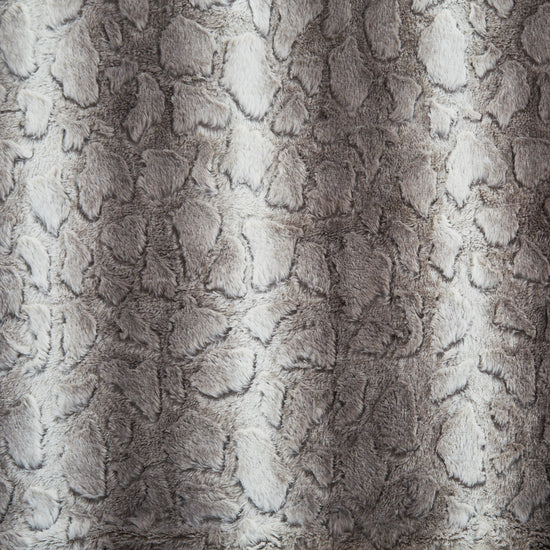 Tache Silver Snow Giraffe Faux Fur Throw Blanket (DY16)