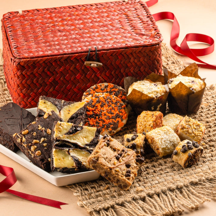 Fall Wicker Deluxe Gift Set, gourmet gift basket for birthdays, holidays and special occasions from Cedar & Spice Gifts
