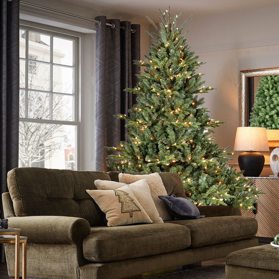 7.5FT Full-Shape Christmas Tree with 850 UL Lights