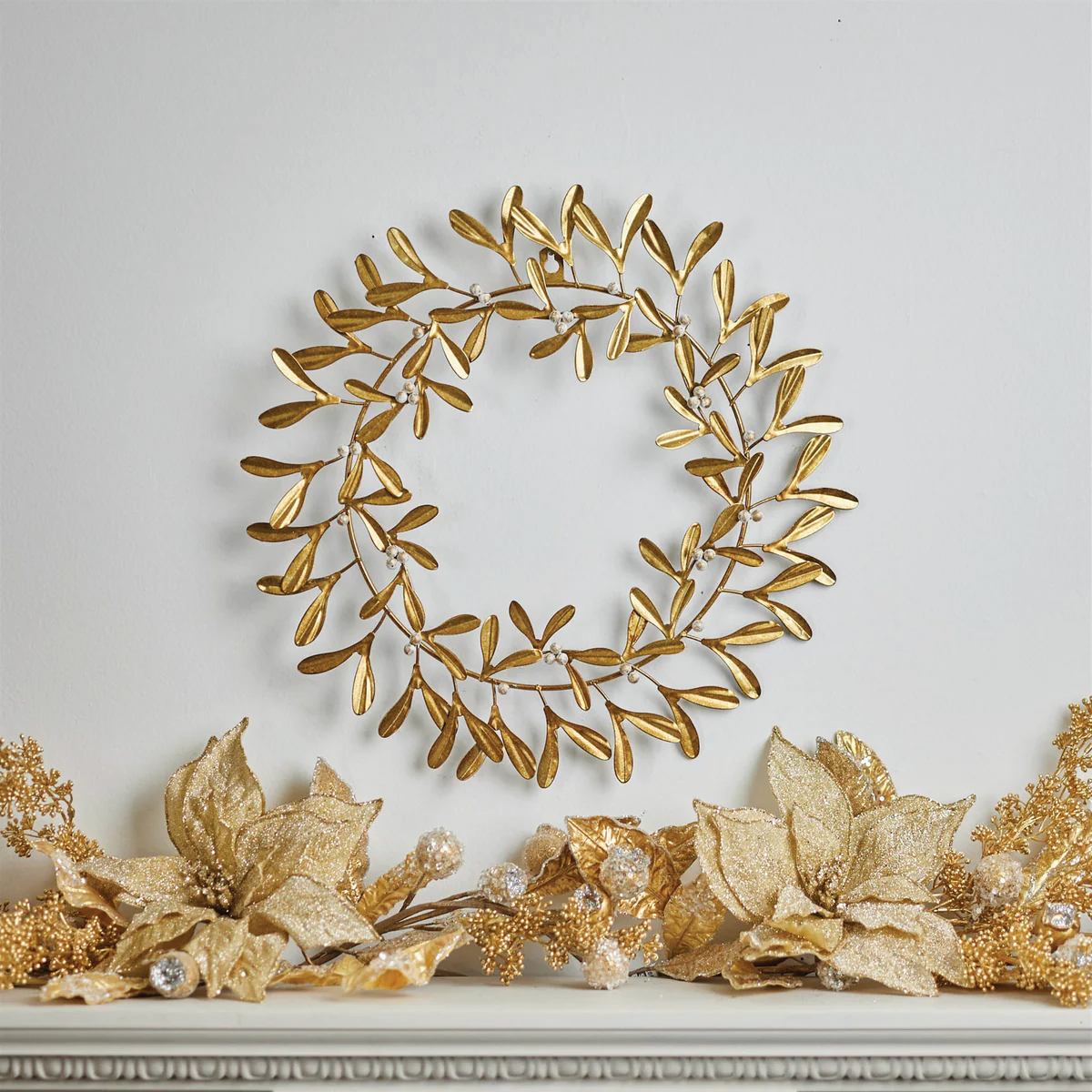 Metal Gold Mistletoe Wreath