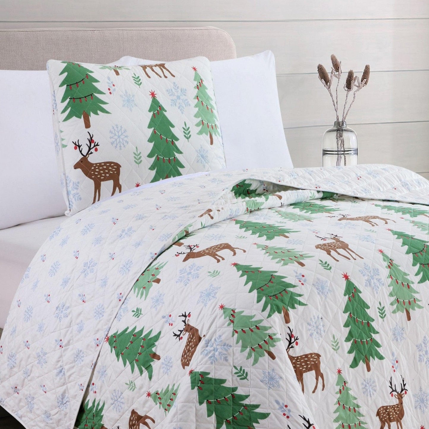 Holiday Quilt - Holly Collection