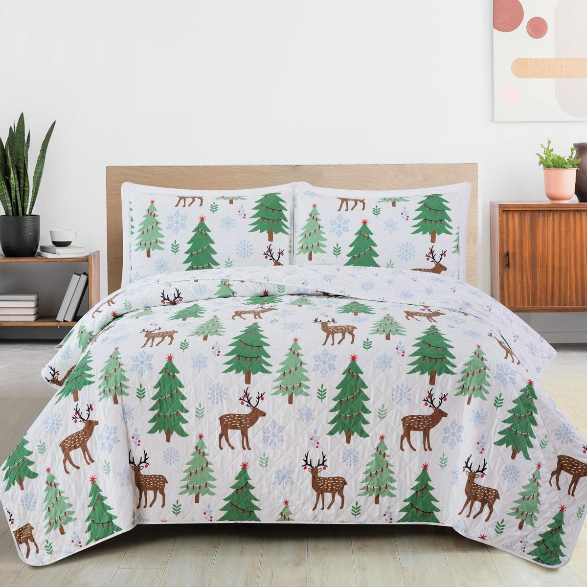 Holiday Quilt | Holly Collection | Christmas Tree and Deer Quilt