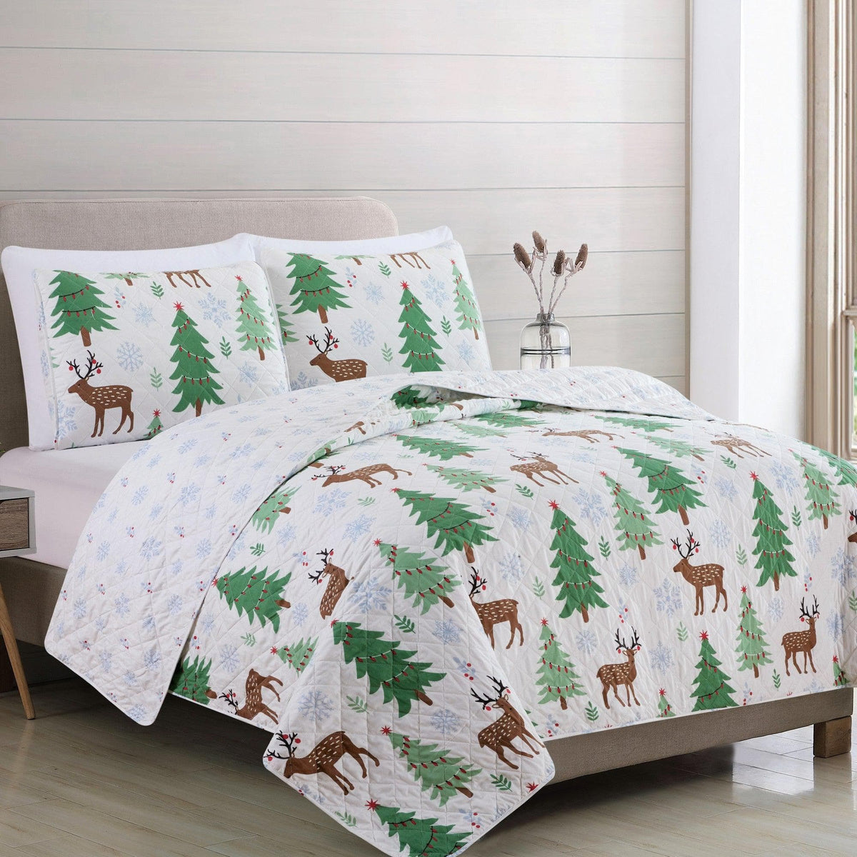 Holiday Quilt | Holly Collection | Christmas Tree and Deer Quilt