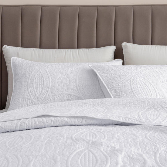Oversized Medallion Quilt Set - Clara Collection