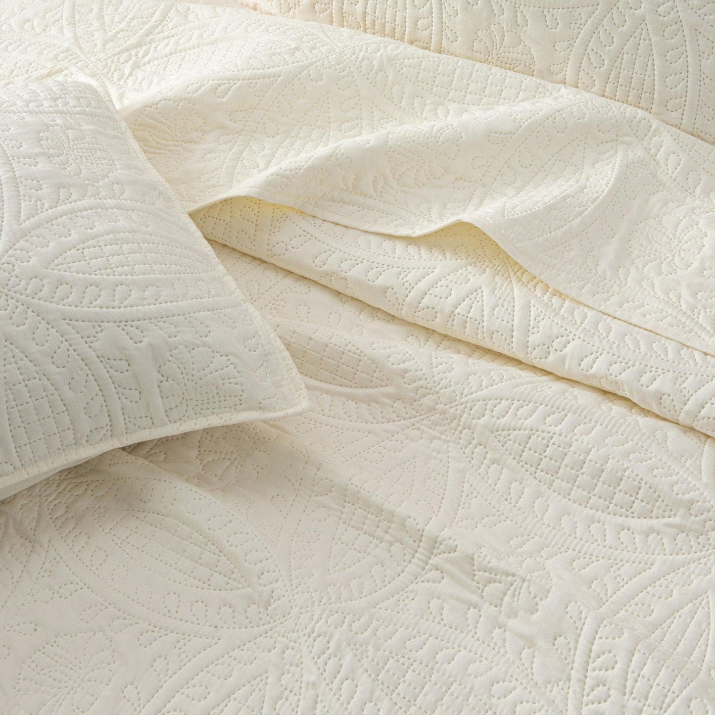 Oversized Medallion Quilt Set - Clara Collection