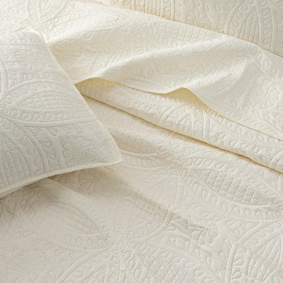 Oversized Medallion Quilt Set - Clara Collection