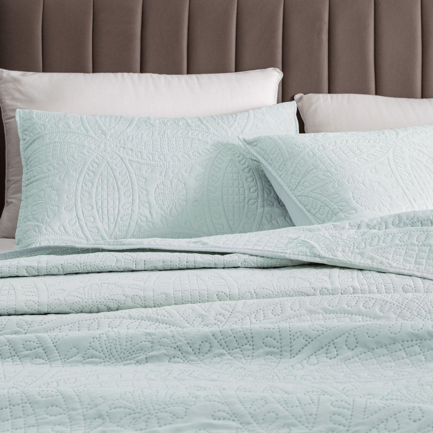 Oversized Medallion Quilt Set - Clara Collection