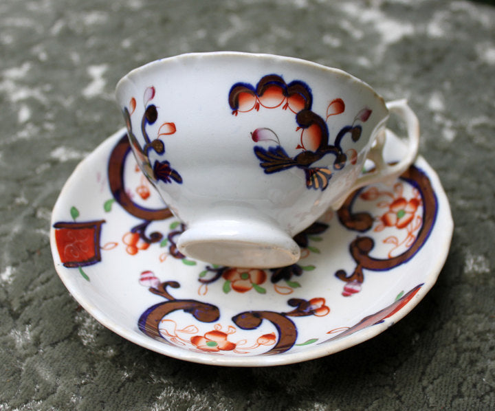 Porcelain teacup and saucer - Hand painted in Japan