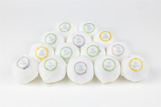 Natural Bath Bomb Gift Box – 14 Handmade Bath Bombs for a Spa Day